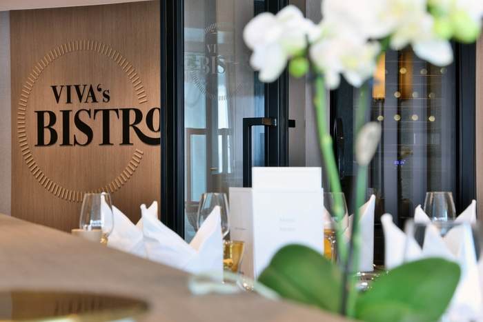 Viva Cruises Viva One - Bistro 4.jpg